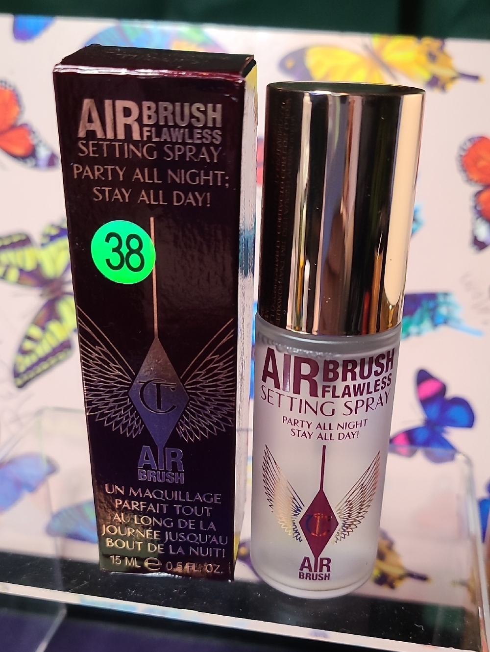 Charlotte Tilbury Airbrush Flawless Setting Spray - White and Gold